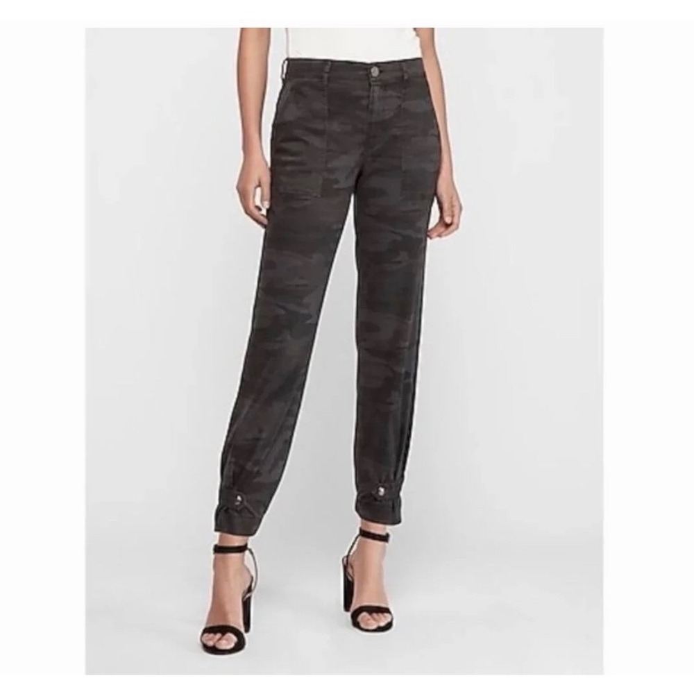 Express Cropped Straight High Rise Gray Camo Pant Cinched Hem Women's 6 NWT